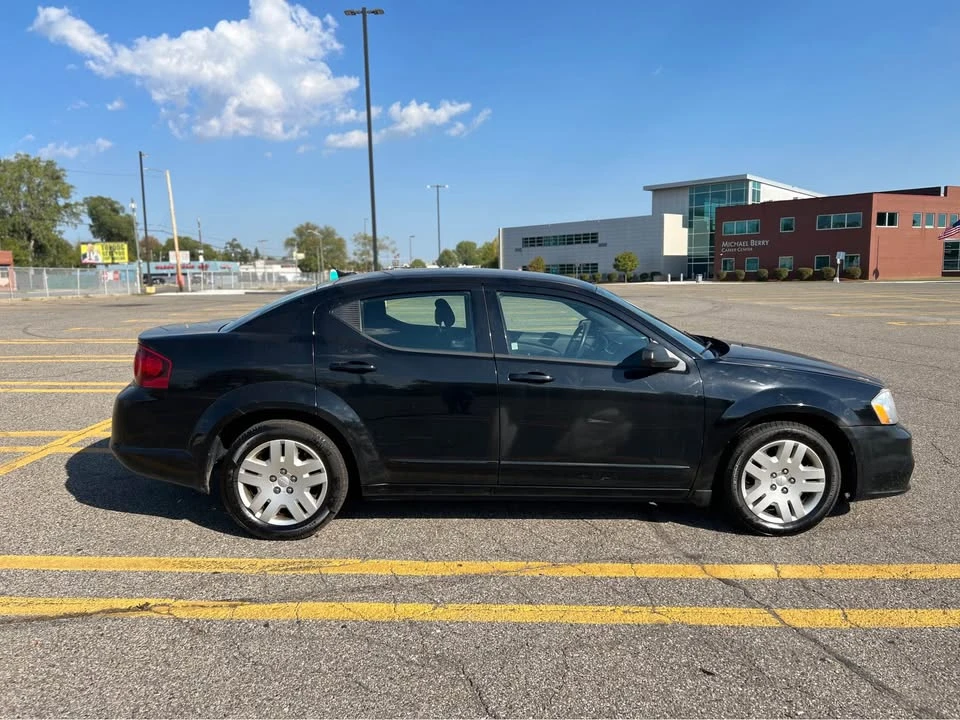 2014 Dodge Avenger Sedan - Image 6 of 12