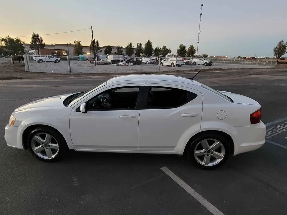 2014 Dodge Avenger Sedan - Image 2 of 10