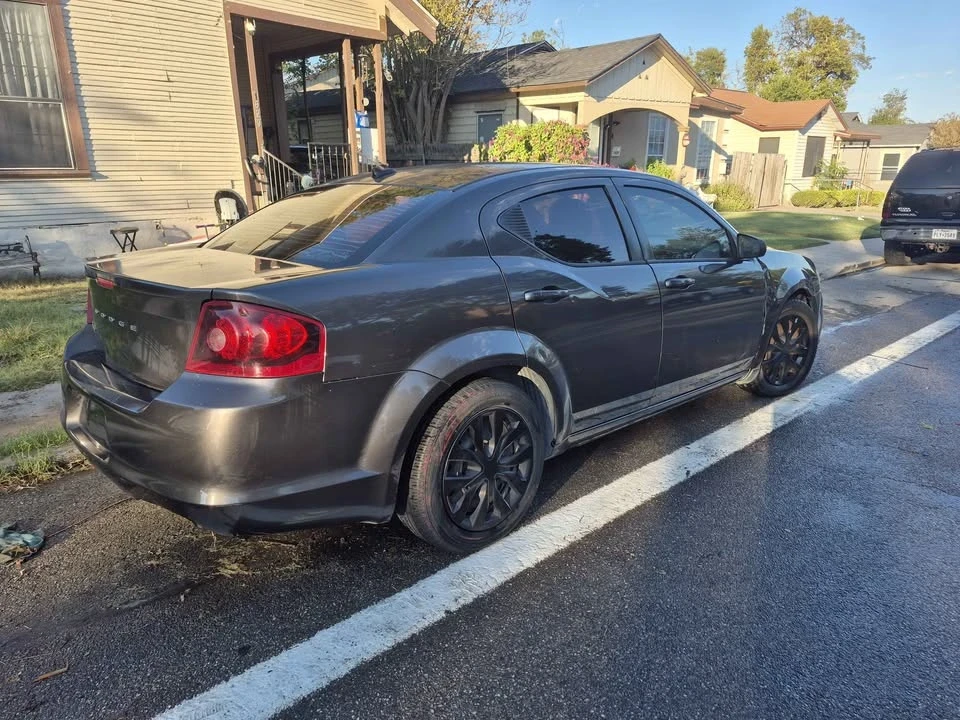 2014 Dodge Avenger Sedan - Image 3 of 7