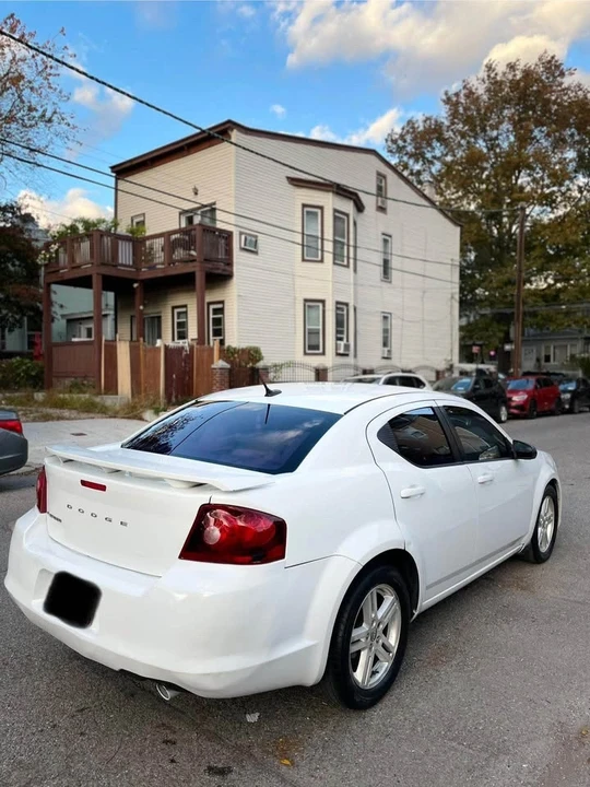 2014 Dodge Avenger Sedan - Image 9 of 20