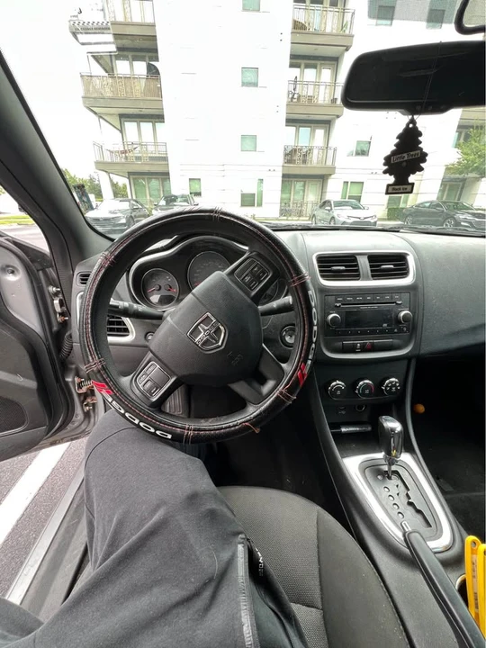 2014 Dodge Avenger Sedan - Image 6 of 10
