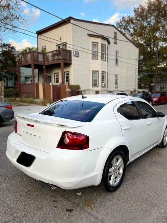 2014 Dodge Avenger Sedan - Image 10 of 20