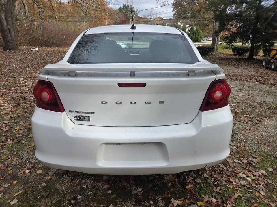 2014 Dodge Avenger Sedan - Image 5 of 8