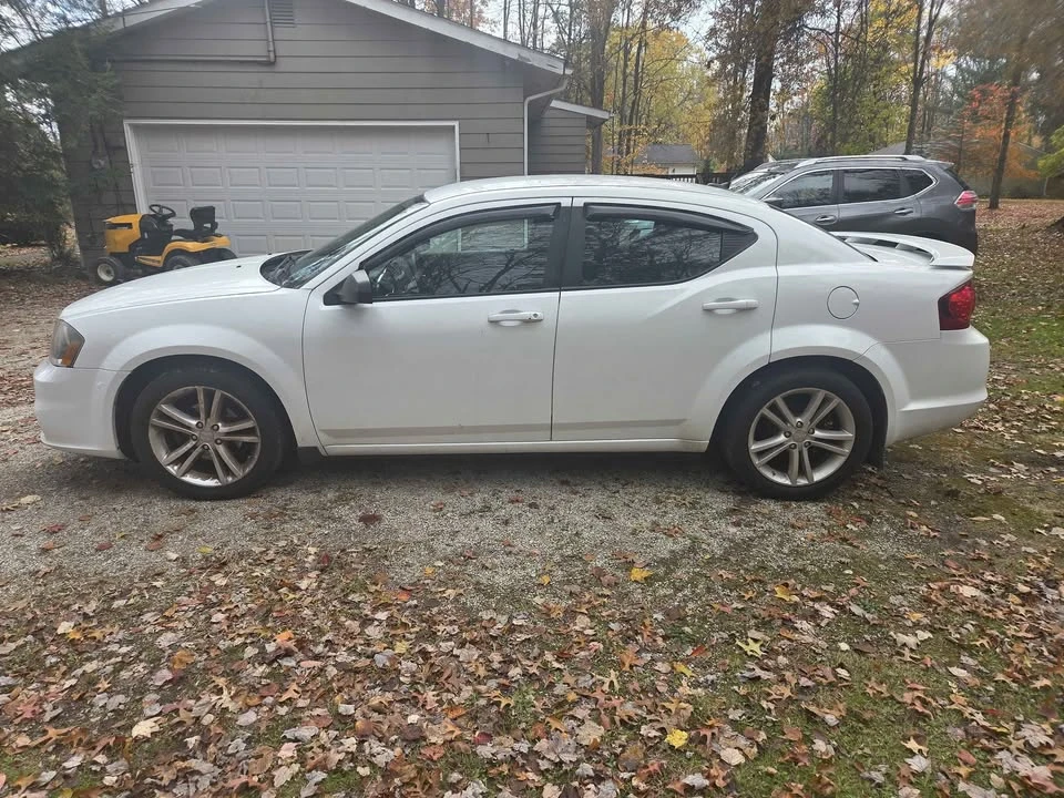 2014 Dodge Avenger Sedan - Image 3 of 8