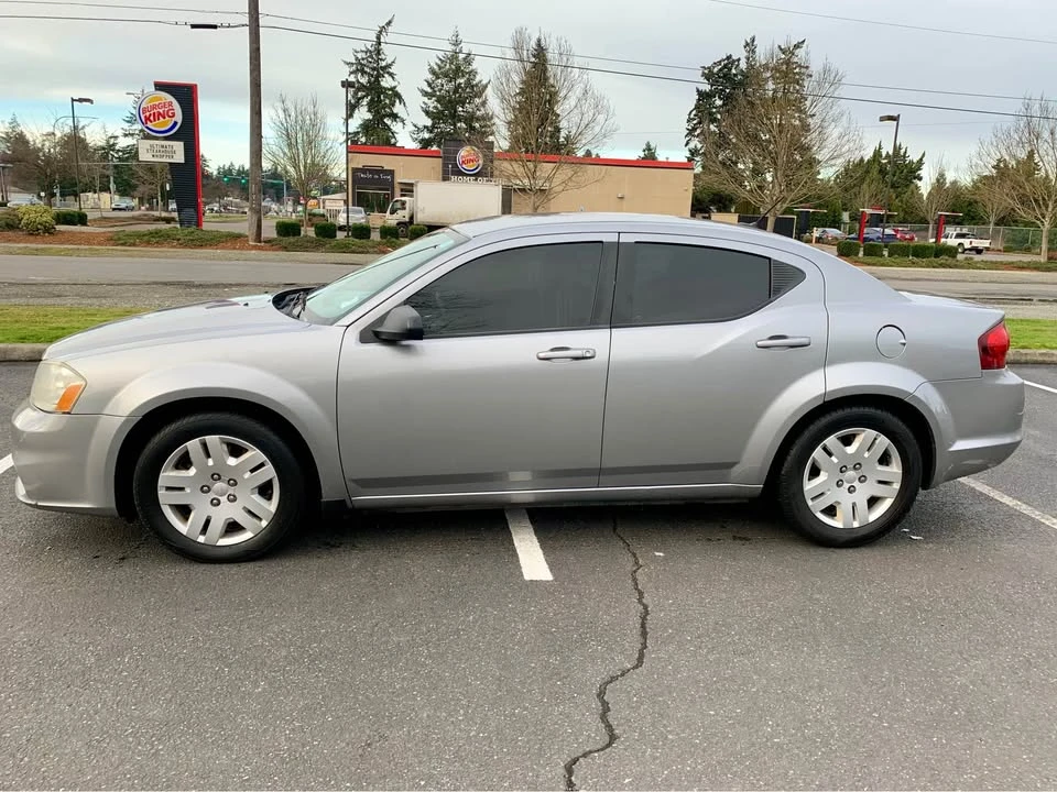 2014 Dodge Avenger Sedan - Image 6 of 12