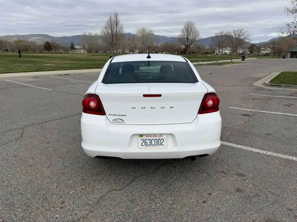 2014 Dodge Avenger Sedan - Image 4 of 10