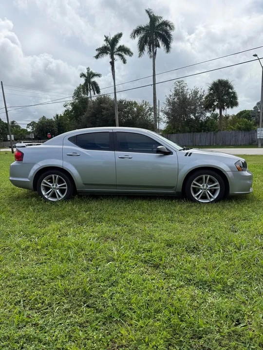 2014 Dodge Avenger Sedan - Image 4 of 10