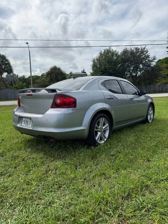 2014 Dodge Avenger Sedan - Image 3 of 10