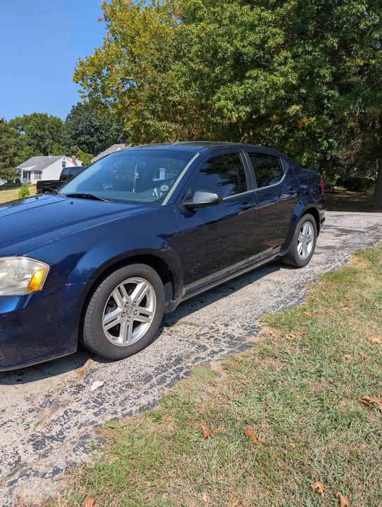 2014 Dodge Avenger Sedan - Image 4 of 10