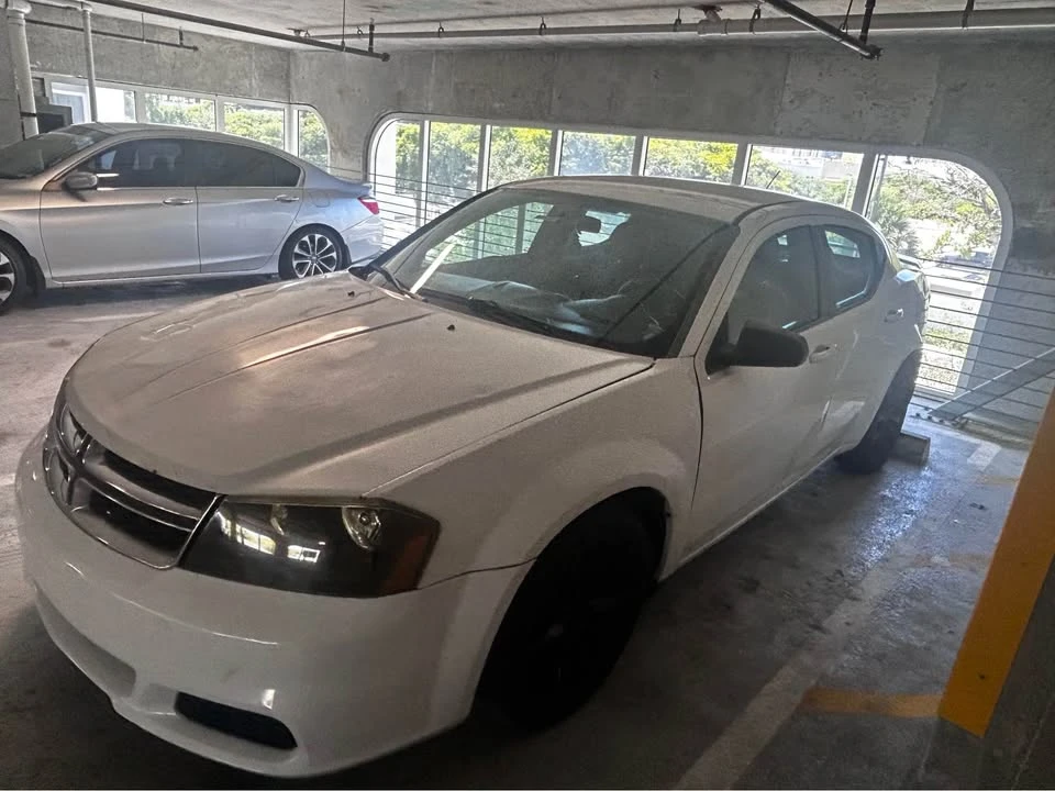 2014 Dodge Avenger Sedan - Image 2 of 4