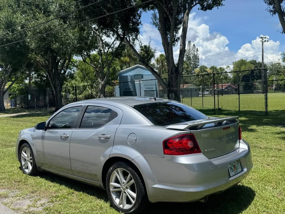 2014 Dodge Avenger Sedan - Image 7 of 10