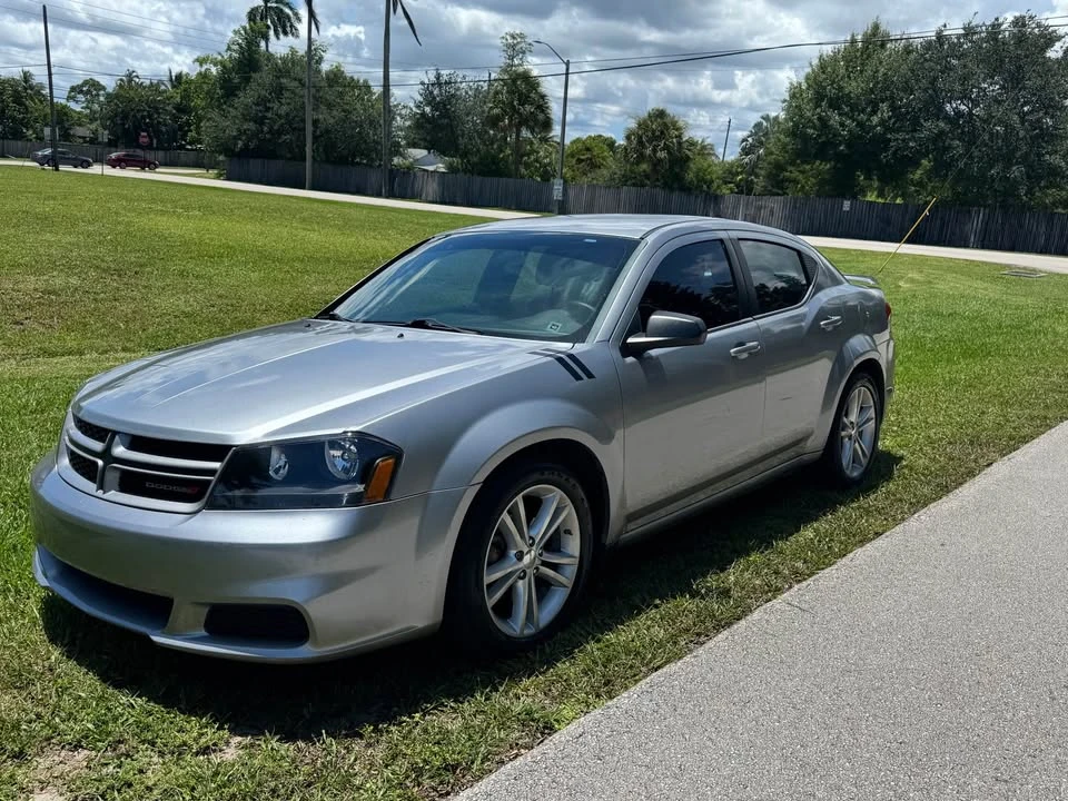 2014 Dodge Avenger Sedan - Image 5 of 10
