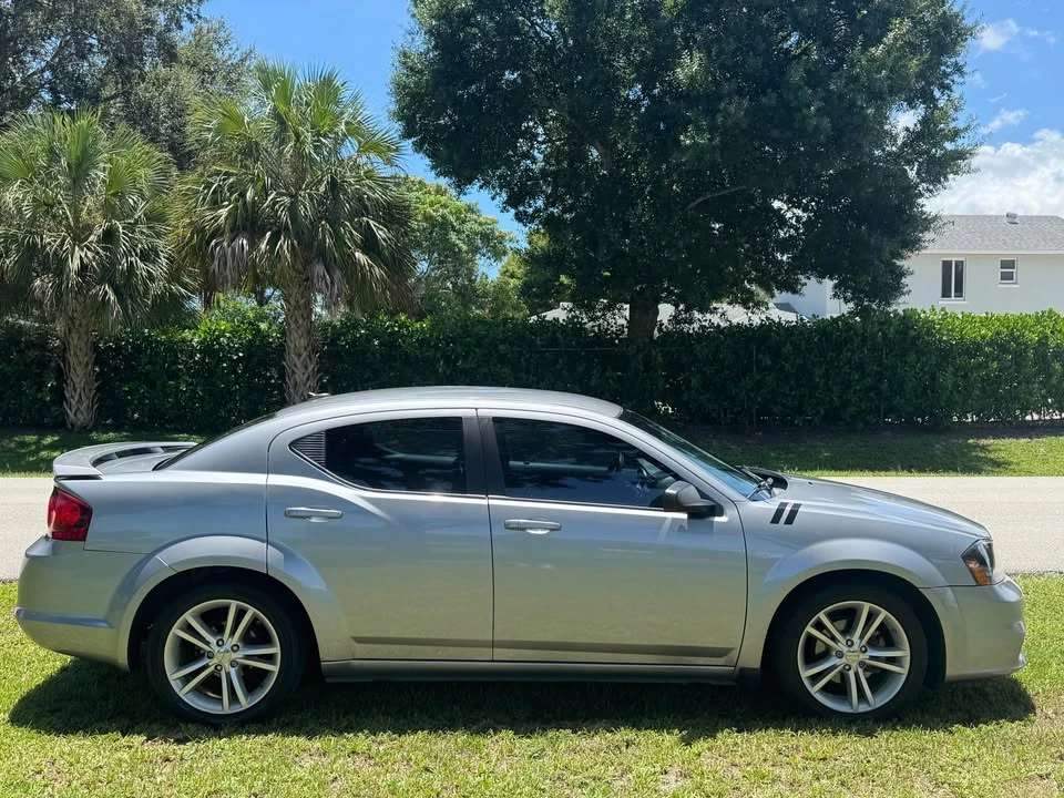 2014 Dodge Avenger Sedan - Image 3 of 10