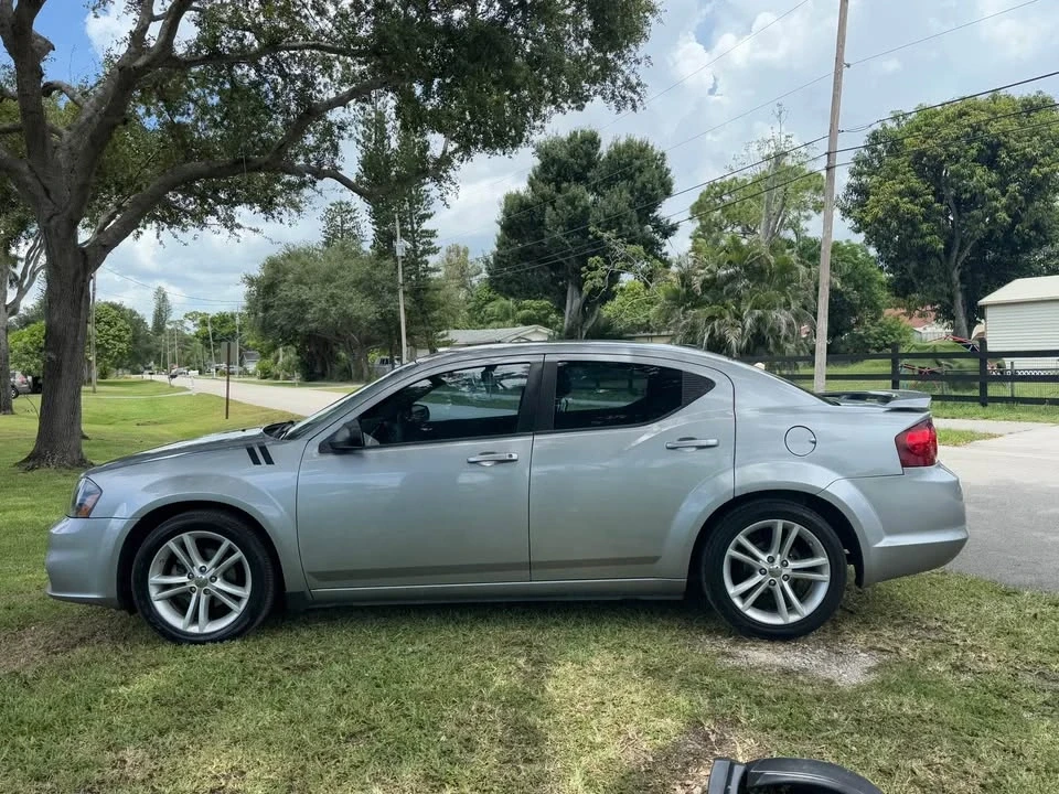 2014 Dodge Avenger Sedan - Image 7 of 11