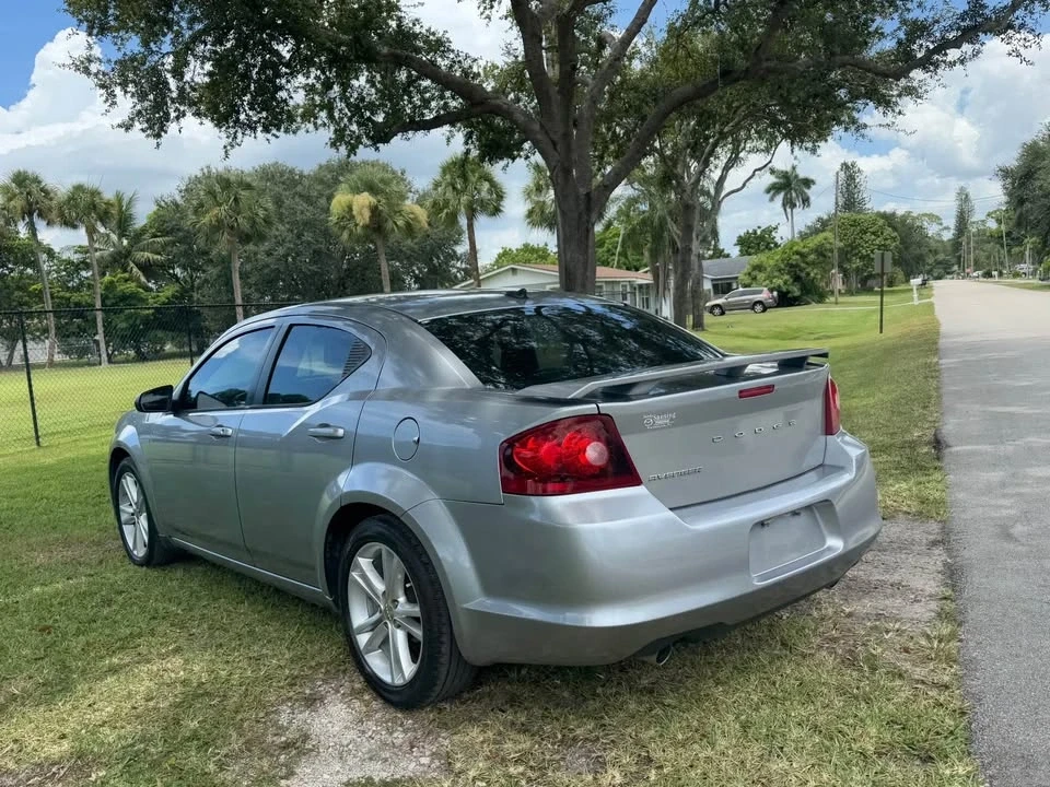 2014 Dodge Avenger Sedan - Image 6 of 11