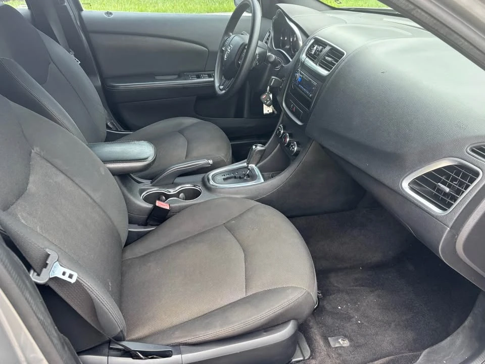 2014 Dodge Avenger Sedan - Image 4 of 10