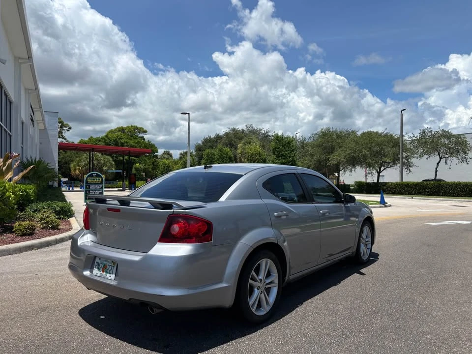 2014 Dodge Avenger Sedan - Image 8 of 10