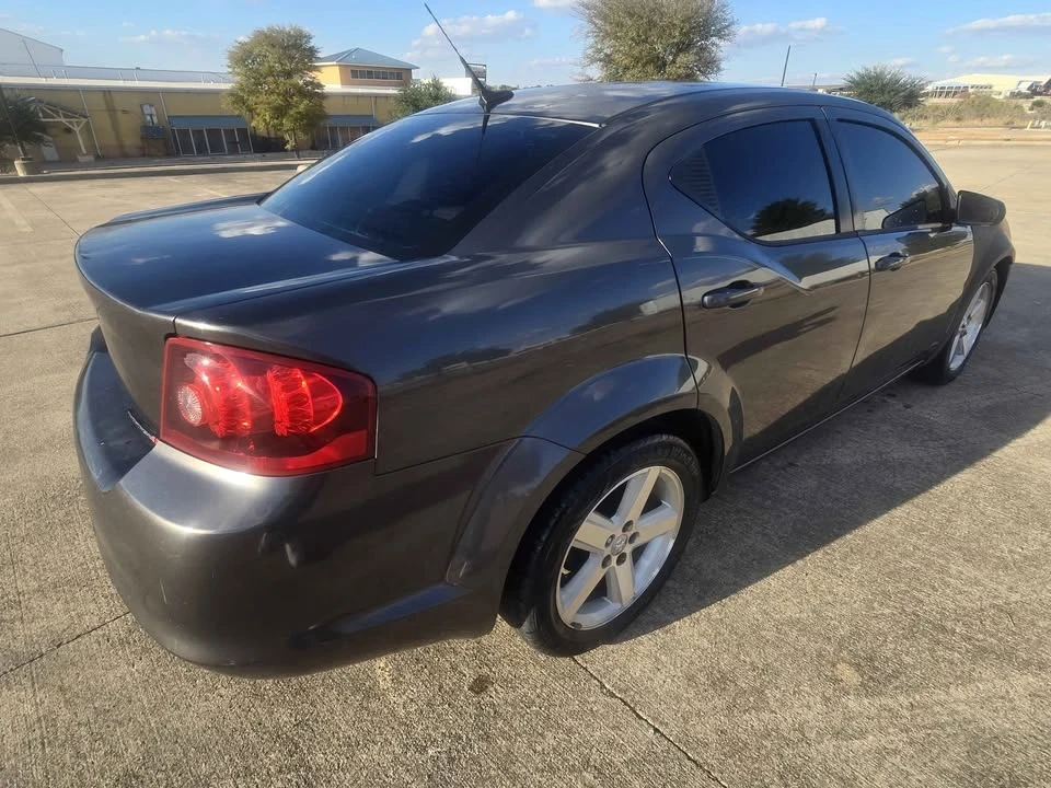 2014 Dodge Avenger Sedan - Image 5 of 15