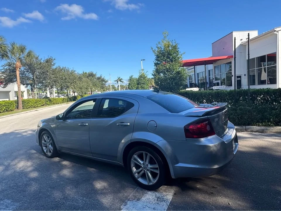 2014 Dodge Avenger Sedan - Image 5 of 9