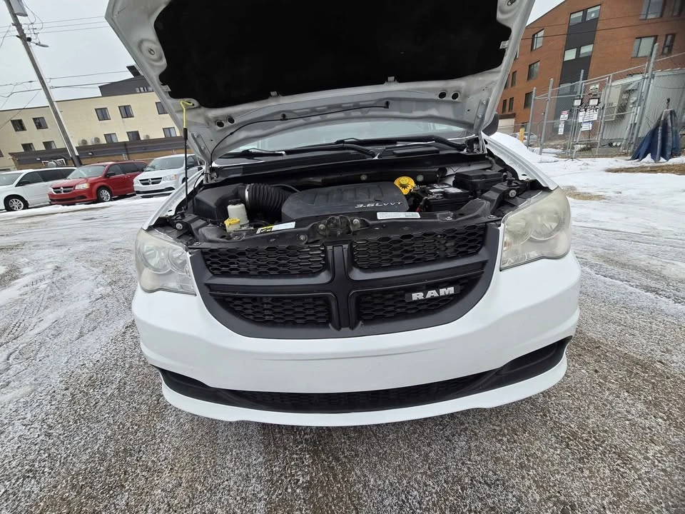 2014 Dodge Caravan - Image 4 of 16