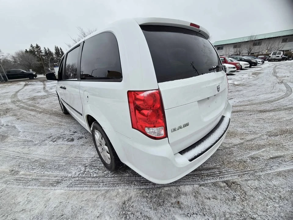 2014 Dodge Caravan - Image 13 of 16