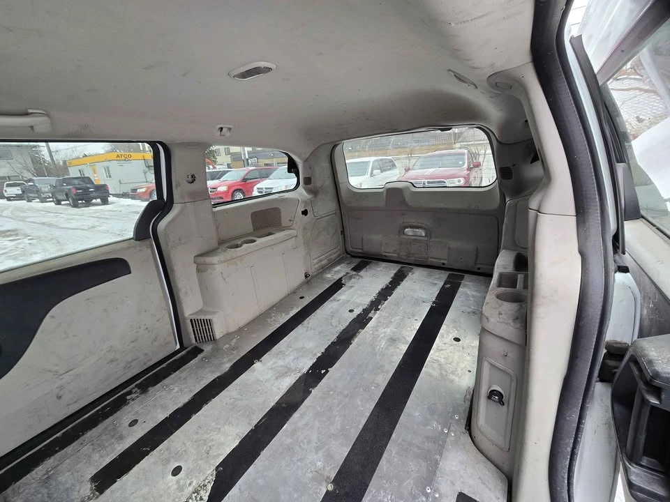 2014 Dodge Caravan - Image 11 of 16