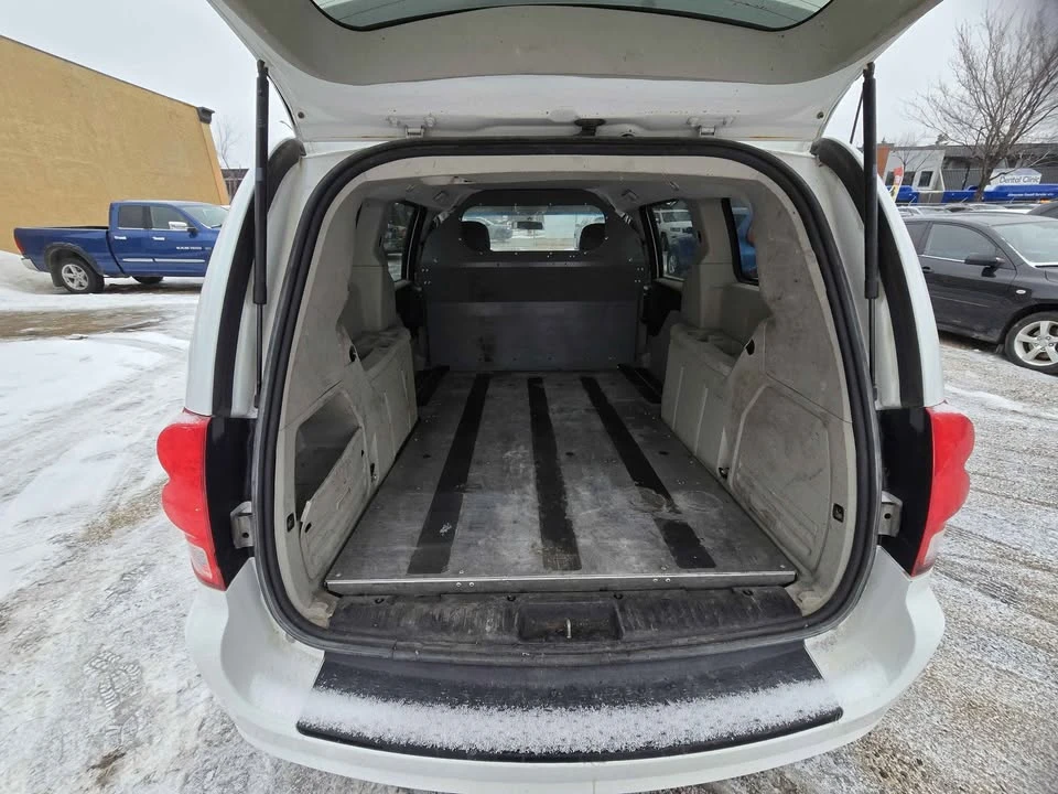 2014 Dodge Caravan - Image 10 of 16