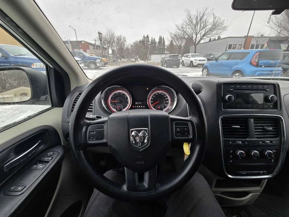 2014 Dodge Caravan - Image 6 of 16