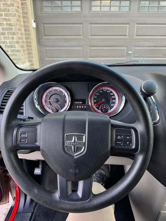 2014 Dodge Caravan - Image 6 of 12