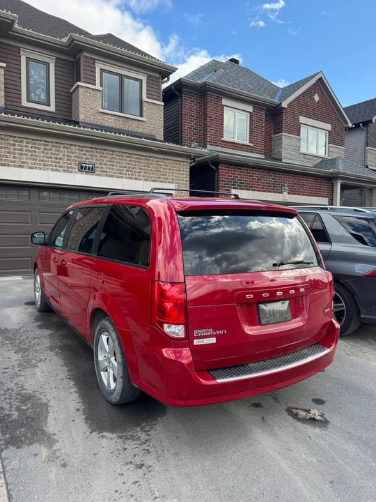 2014 Dodge Caravan - Image 4 of 12