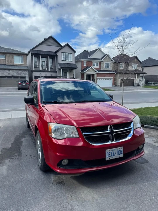 2014 Dodge Caravan - Image 2 of 12