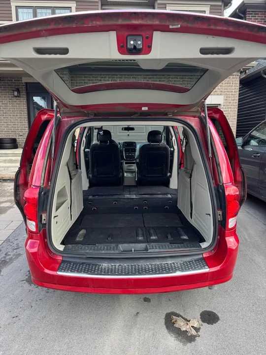 2014 Dodge Caravan - Image 11 of 12