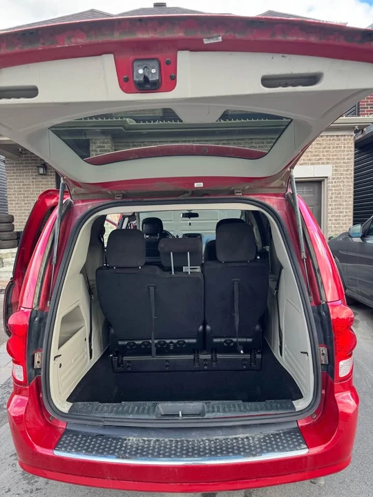 2014 Dodge Caravan - Image 10 of 12