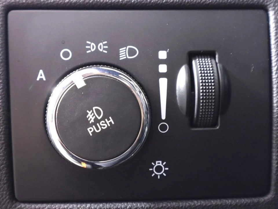 2014 Dodge Challenger 3rd Gen - Image 10 of 20