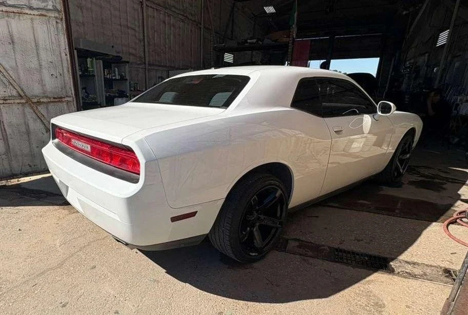 2014 Dodge Challenger 3rd Gen - Image 7 of 9