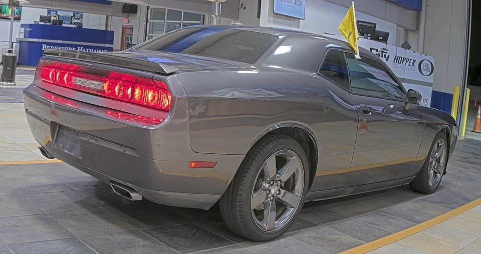 2014 Dodge Challenger 3rd Gen - Image 4 of 8