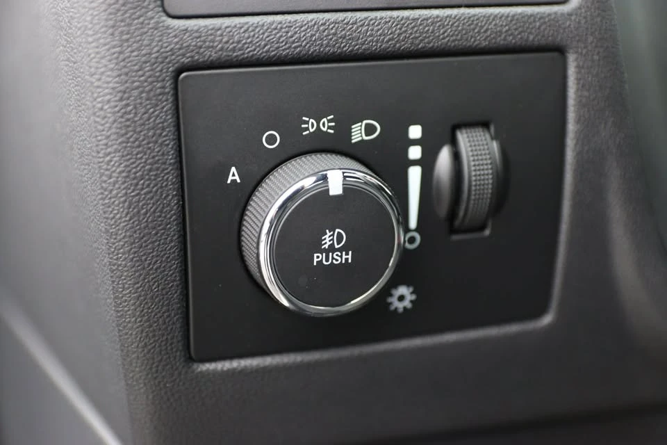 2014 Dodge Challenger 3rd Gen - Image 12 of 19