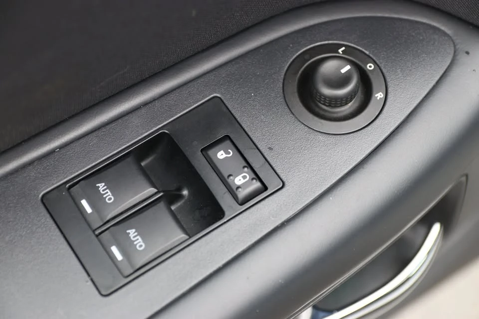 2014 Dodge Challenger 3rd Gen - Image 10 of 19