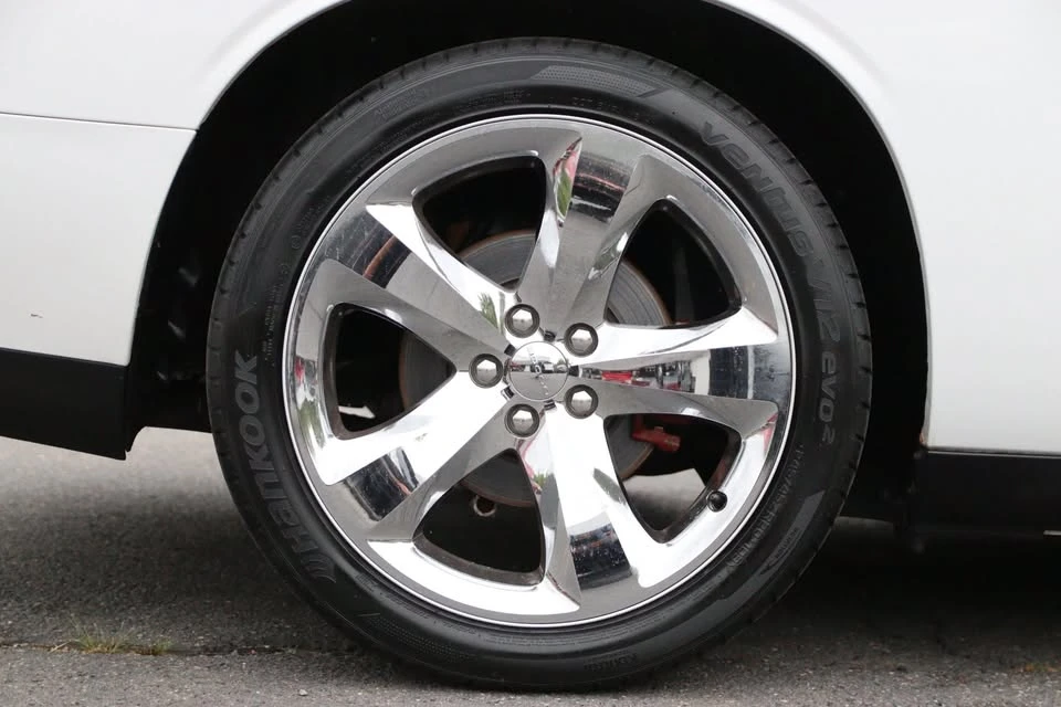 2014 Dodge Challenger 3rd Gen - Image 16 of 19