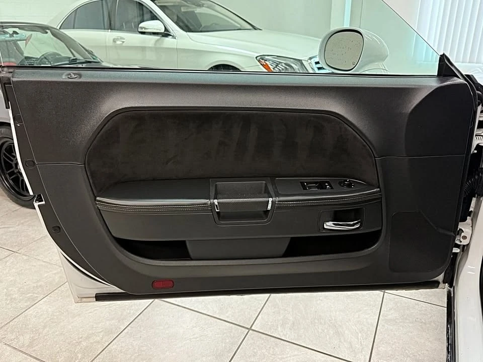 2014 Dodge Challenger 3rd Gen - Image 11 of 19