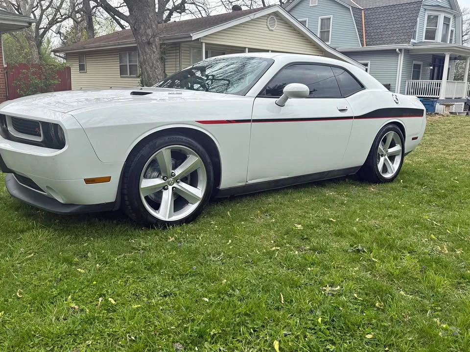 2014 Dodge Challenger 3rd Gen - Image 2 of 9