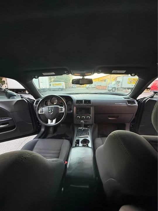 2014 Dodge Challenger 3rd Gen - Image 6 of 8