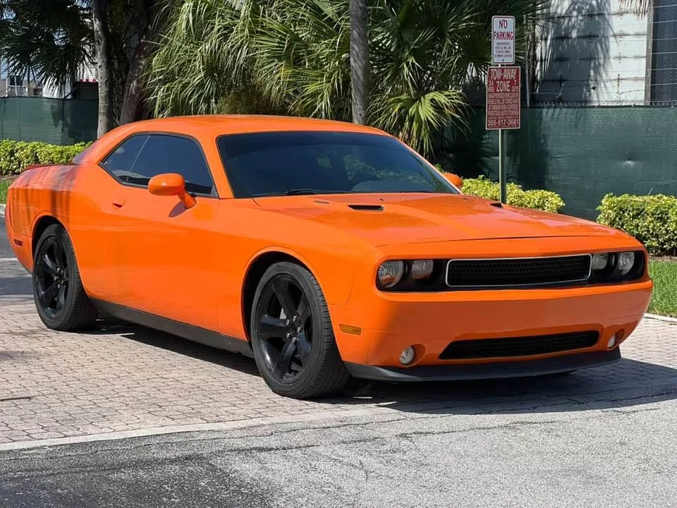 2014 Dodge Challenger 3rd Gen - Image 5 of 14