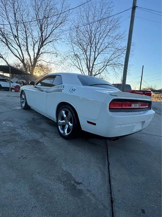 2014 Dodge Challenger 3rd Gen - Image 6 of 16