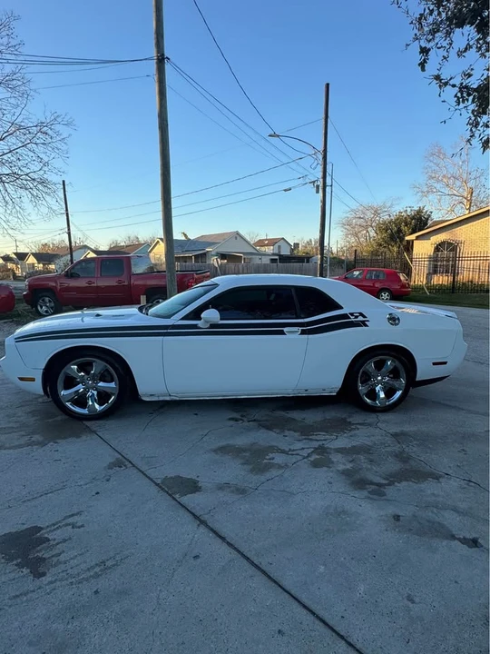 2014 Dodge Challenger 3rd Gen - Image 4 of 16