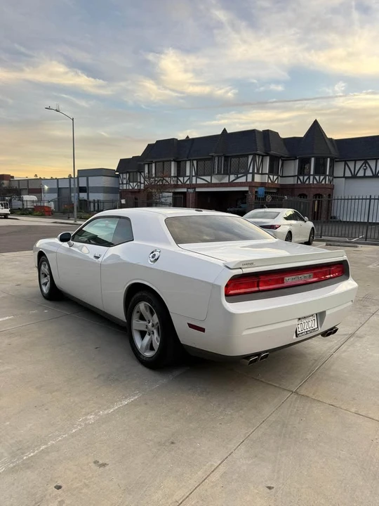 2014 Dodge Challenger 3rd Gen - Image 6 of 16