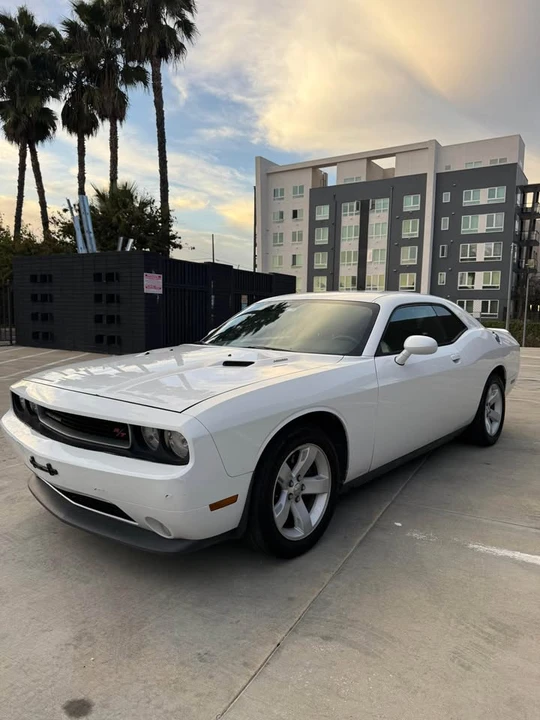 2014 Dodge Challenger 3rd Gen - Image 15 of 16