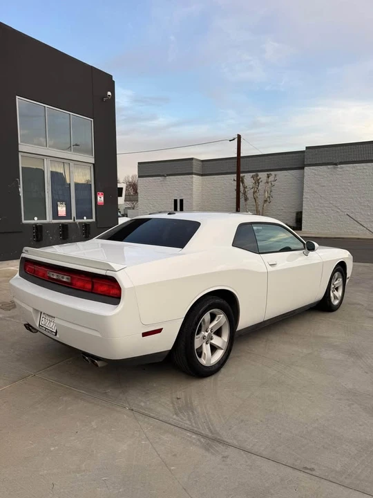 2014 Dodge Challenger 3rd Gen - Image 7 of 16