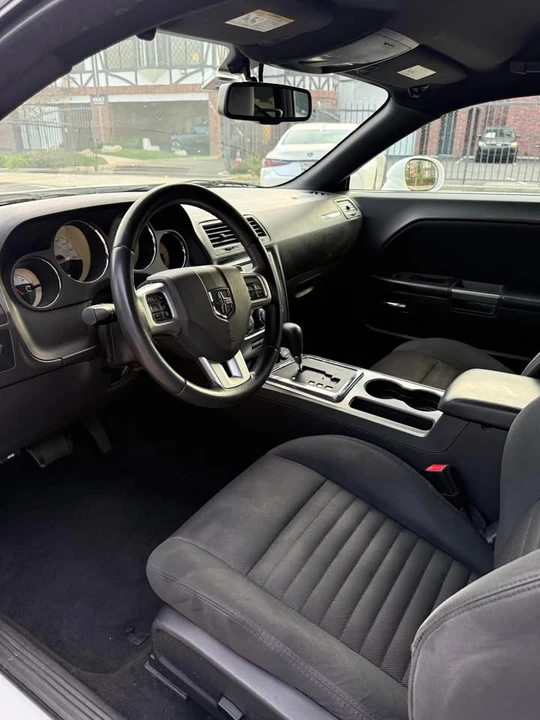 2014 Dodge Challenger 3rd Gen - Image 9 of 16