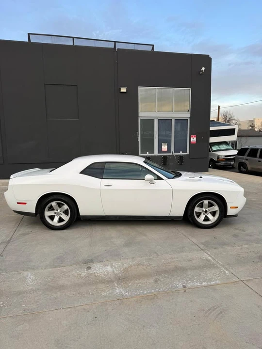 2014 Dodge Challenger 3rd Gen - Image 4 of 16